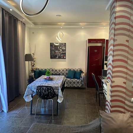 Renovated Flat With Acropolis View Apartamento Atenas Exterior foto